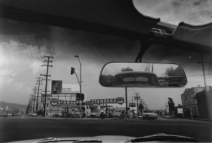 Dennis Hopper – Double standard (1961) – épreuve gélatino-argentique – collection LACMA, don de Bob Crewe – © Dennis Hopper, Courtesy The Hopper Art Trust