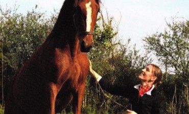 Quand une cavalière prend la plume pour célébrer le cheval