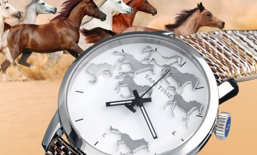 La montre de la communauté cheval…