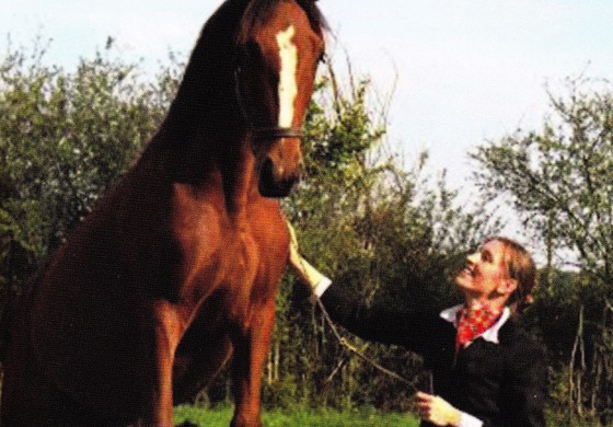 Quand une cavalière prend la plume pour célébrer le cheval
